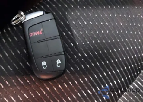 2020 Dodge Journey Se Value z USA, uszkodzony, nr VIN 3C4PDCAB3LT278516